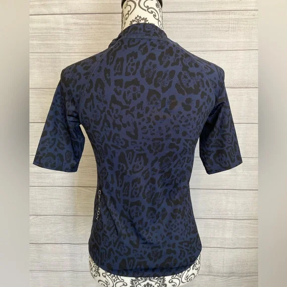 Greyson | NWT Women’s Athletic Leopard Shirt Sleeve Top - Picture 4 of 10
